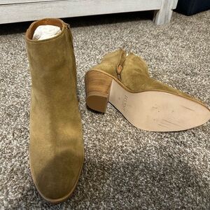 Elegant Suede Ankle Booties in Tan